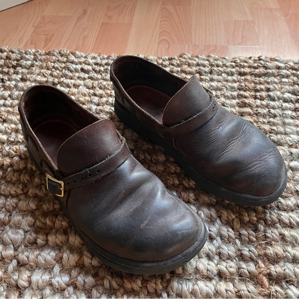 Aurora Middle English Slip-On Shoe in Brown